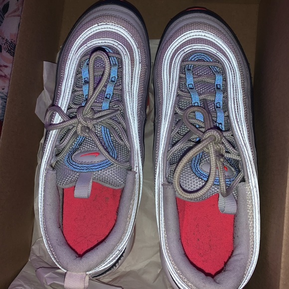 Shoes - Picture 1 of 3